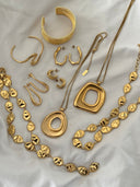 FLOW necklace.